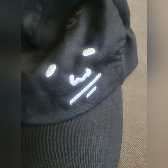 PEANUT STAIN - Peanut Face White Baseball Cap - Hitam - Picture 2 of 4